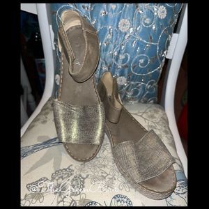 Venezia Iridescent Flatform Sandals Sz 39